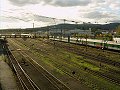 Pohled na chomutovské nádraží a Krušné hory (říjen 2004) 